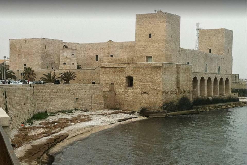 Affittacamere La Cattedrale Sul Mare Trani Ngoại thất bức ảnh