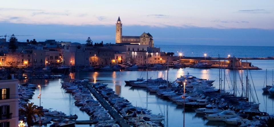 Affittacamere La Cattedrale Sul Mare Trani Ngoại thất bức ảnh